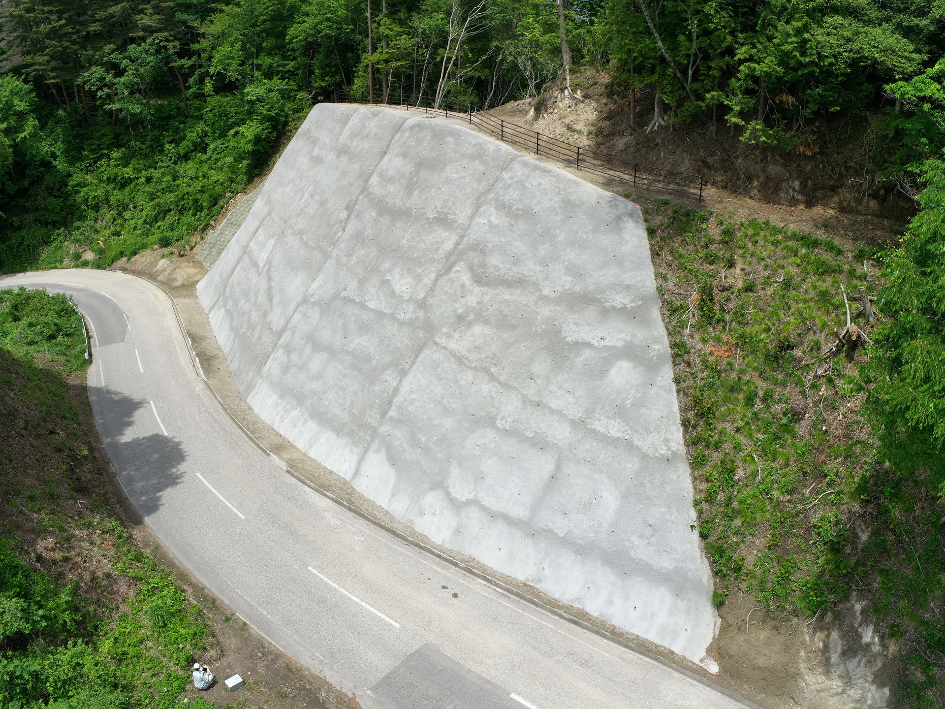 法面対策 モルタル吹付工事（北安曇郡池田町 平出地区） | 遠藤建設