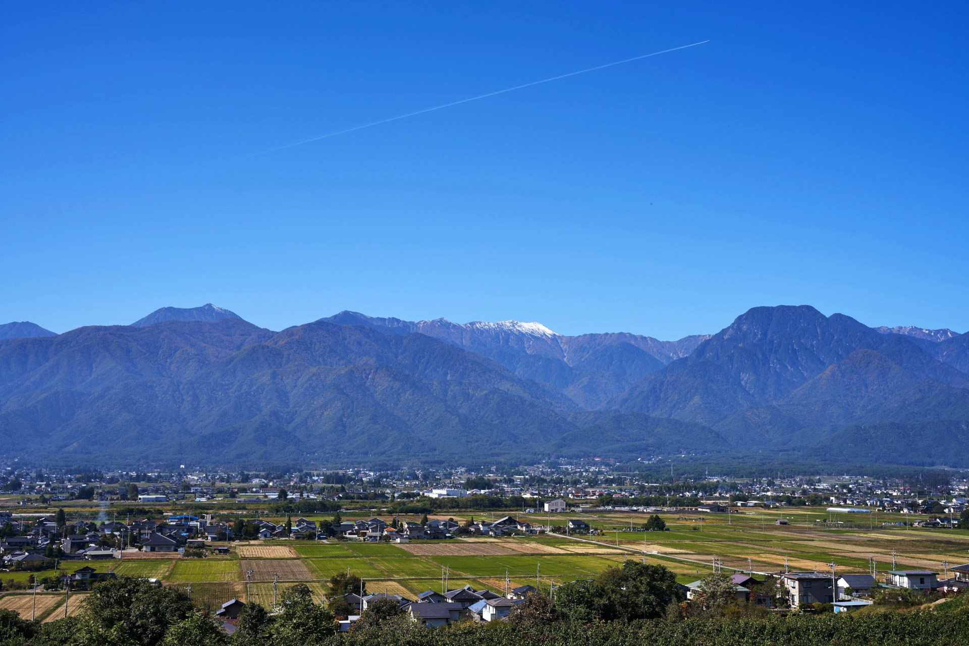 北安曇郡池田町から望む秋の北アルプス